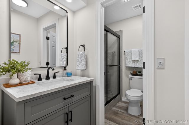 1 SE Shadowlake Drive 1, Bartlesville, OK 74006