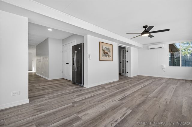 1 SE Shadowlake Drive 1, Bartlesville, OK 74006