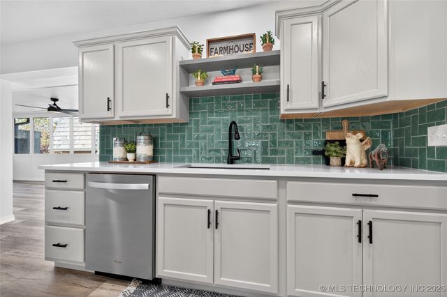 1 SE Shadowlake Drive 1, Bartlesville, OK 74006