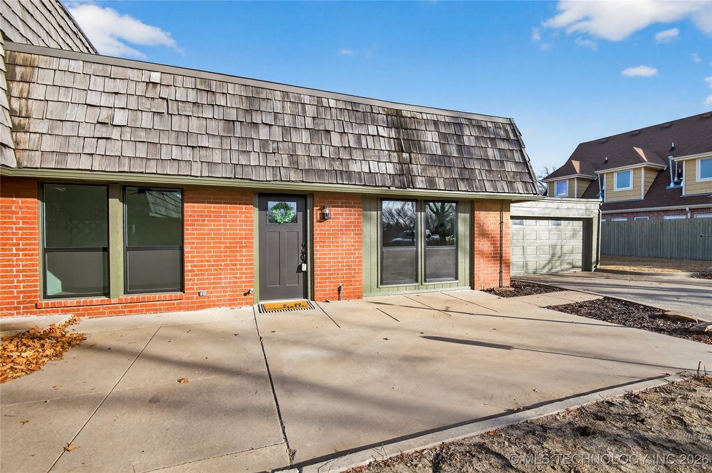 1 SE Shadowlake Drive 1, Bartlesville, OK 74006