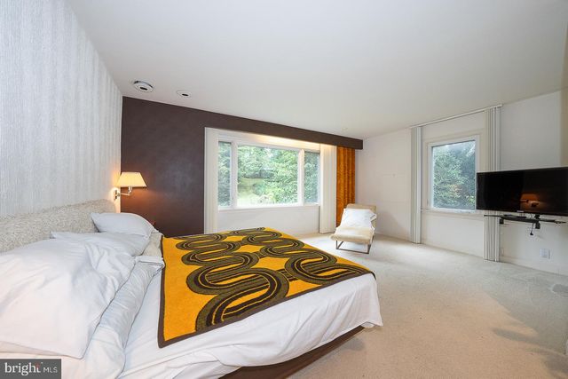 300 CONSHOHOCKEN STATE RD, Penn Valley, PA 19072