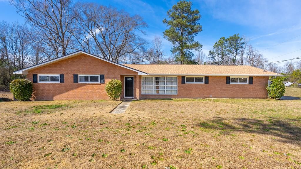 40 Woodland, Phenix City, AL 36869
