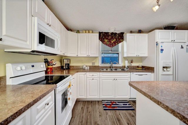 4146 S Shady Lane, Boynton Beach, FL 33436