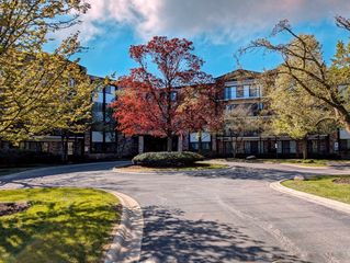 1400 N Yarmouth Place 314, Mount Prospect, IL 60056