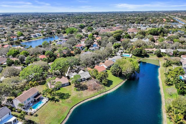 3825 Sabal Lakes Road, Delray Beach, FL 33445