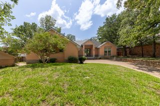1211 Circle Lane, Bedford, TX 76022