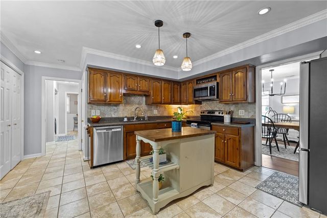 405 Currituck DR, Chesapeake, VA 23322