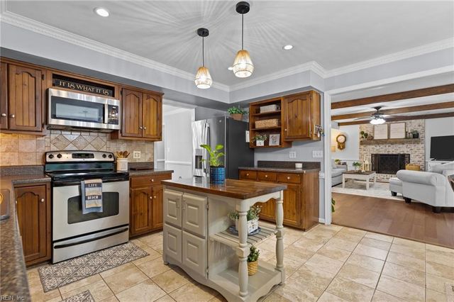 405 Currituck DR, Chesapeake, VA 23322