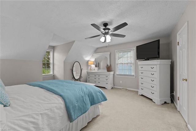 405 Currituck DR, Chesapeake, VA 23322