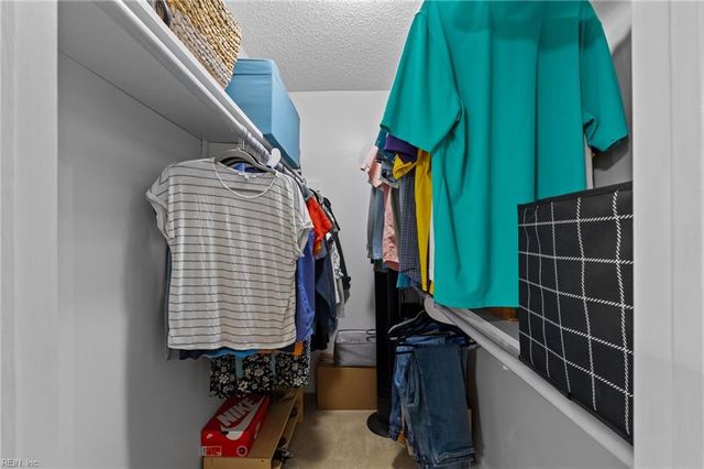 405 Currituck DR, Chesapeake, VA 23322