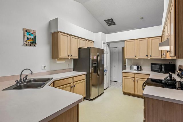25111 BONNIE BLUE COURT, Leesburg, FL 34748