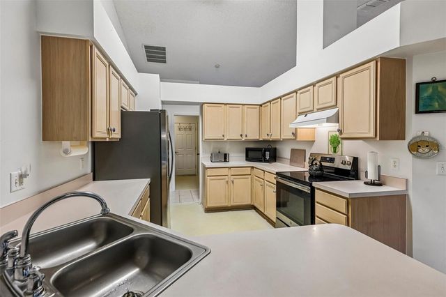 25111 BONNIE BLUE COURT, Leesburg, FL 34748