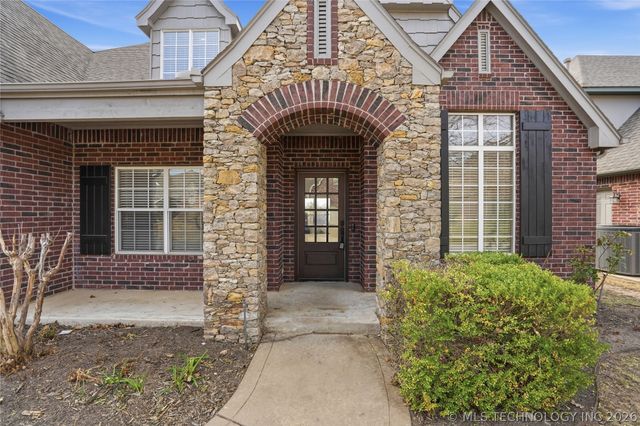 9402 S 73rd East Avenue, Tulsa, OK 74133