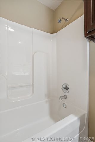 9402 S 73rd East Avenue, Tulsa, OK 74133