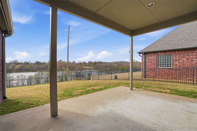 9402 S 73rd East Avenue, Tulsa, OK 74133