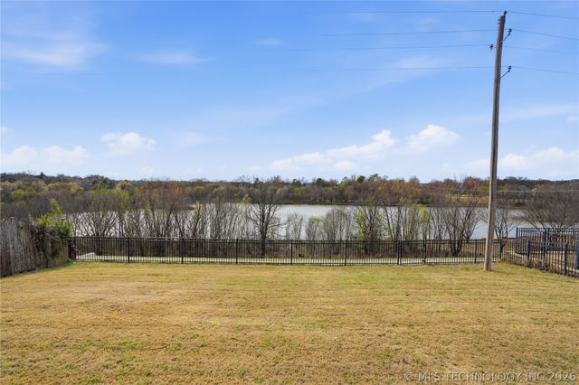 9402 S 73rd East Avenue, Tulsa, OK 74133