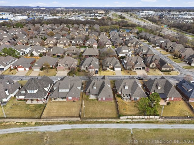 9402 S 73rd East Avenue, Tulsa, OK 74133