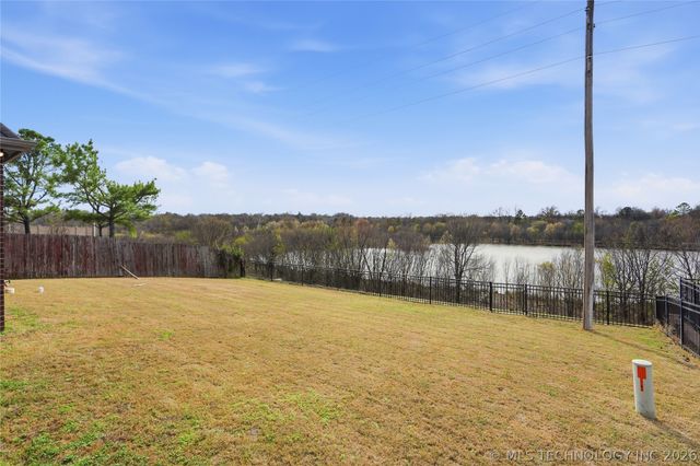 9402 S 73rd East Avenue, Tulsa, OK 74133