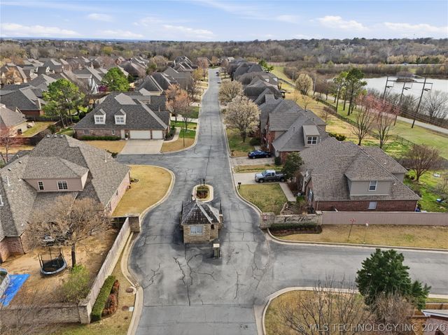 9402 S 73rd East Avenue, Tulsa, OK 74133