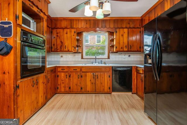 2876 Bob White Drive SW, Atlanta, GA 30311