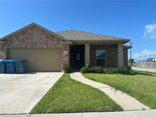2270 Tallow Dr, Portland, TX 78374
