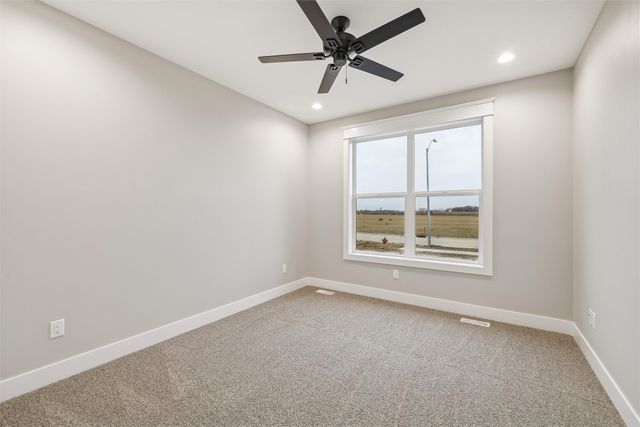 1201 Lakeview Circle NW, Bondurant, IA 50035