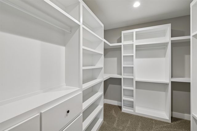 1201 Lakeview Circle NW, Bondurant, IA 50035