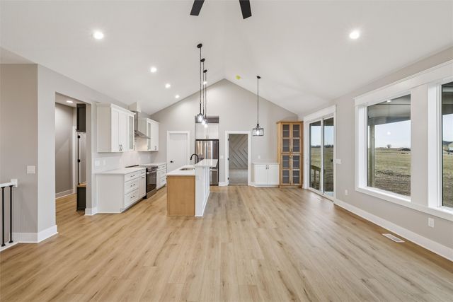 1201 Lakeview Circle NW, Bondurant, IA 50035