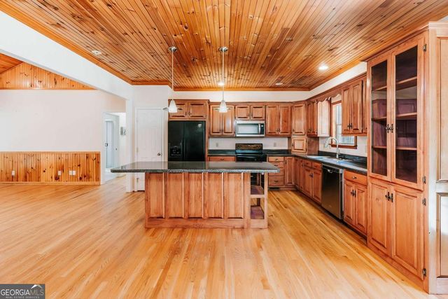 252 Sandy Cross Road, Lexington, GA 30648