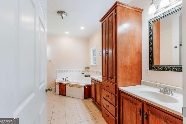 252 Sandy Cross Road, Lexington, GA 30648