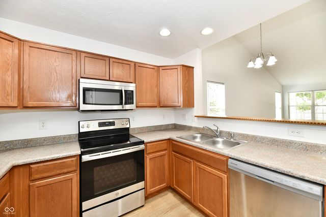 931 Maidstone Avenue, Westfield, IN 46074