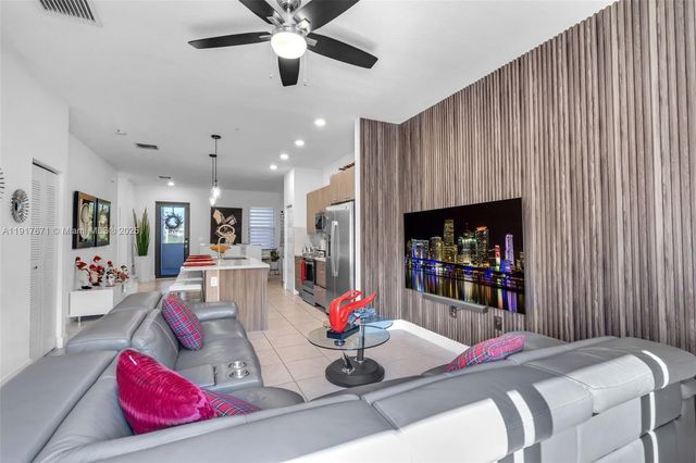 7915 NW 104th Ave 24, Doral, FL 33178