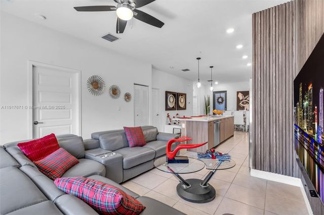 7915 NW 104th Ave 24, Doral, FL 33178