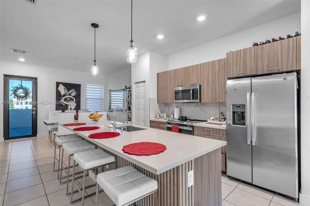 7915 NW 104th Ave 24, Doral, FL 33178