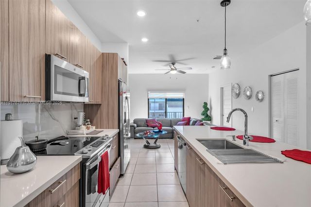 7915 NW 104th Ave 24, Doral, FL 33178