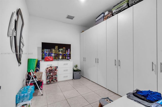 7915 NW 104th Ave 24, Doral, FL 33178