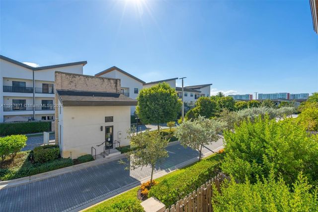 7915 NW 104th Ave 24, Doral, FL 33178