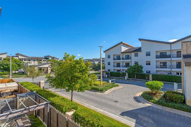 7915 NW 104th Ave 24, Doral, FL 33178