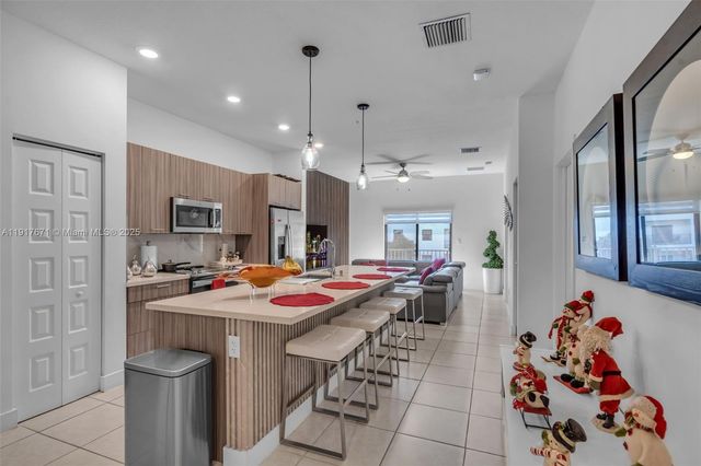 7915 NW 104th Ave 24, Doral, FL 33178