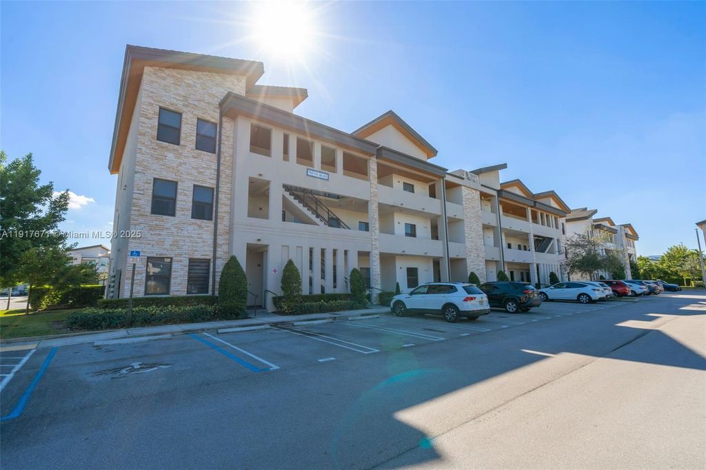 7915 NW 104th Ave 24, Doral, FL 33178