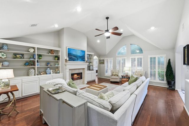 38 Wimberly Way, Conroe, TX 77385