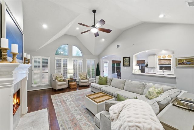 38 Wimberly Way, Conroe, TX 77385