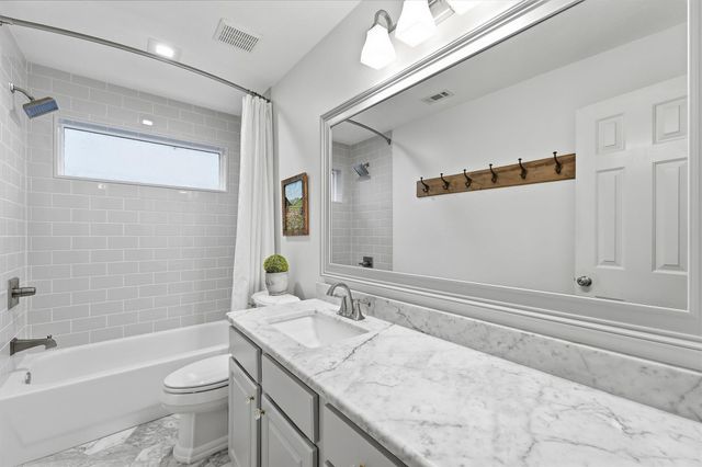 38 Wimberly Way, Conroe, TX 77385