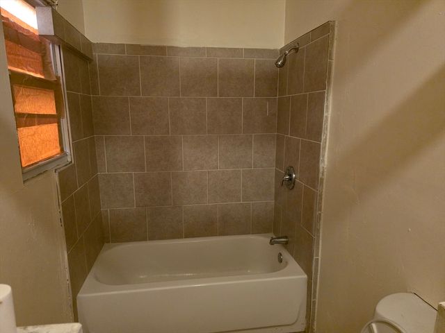 21 Clifford St, Springfield, MA 01109