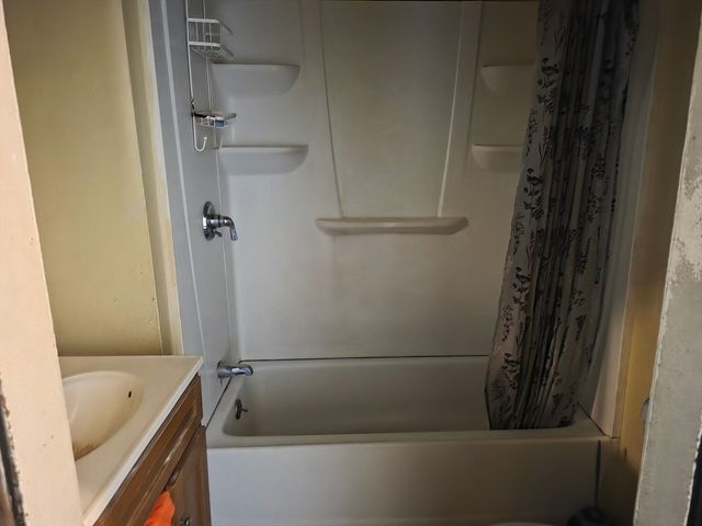 21 Clifford St, Springfield, MA 01109