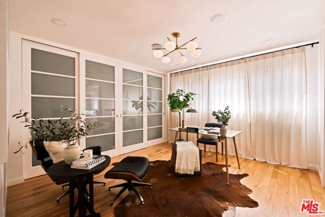 281 S Barrington Avenue C2, Los Angeles, CA 90049