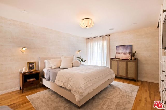 281 S Barrington Avenue C2, Los Angeles, CA 90049