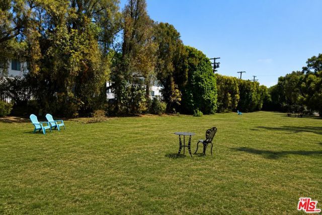 281 S Barrington Avenue C2, Los Angeles, CA 90049