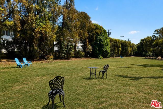 281 S Barrington Avenue C2, Los Angeles, CA 90049