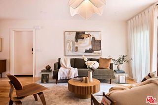 281 S Barrington Avenue C2, Los Angeles, CA 90049